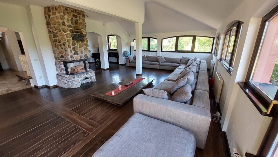 TV and multimedia, Living room, Photo of the whole room, Seating area