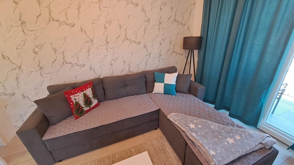 Bed, Seating area