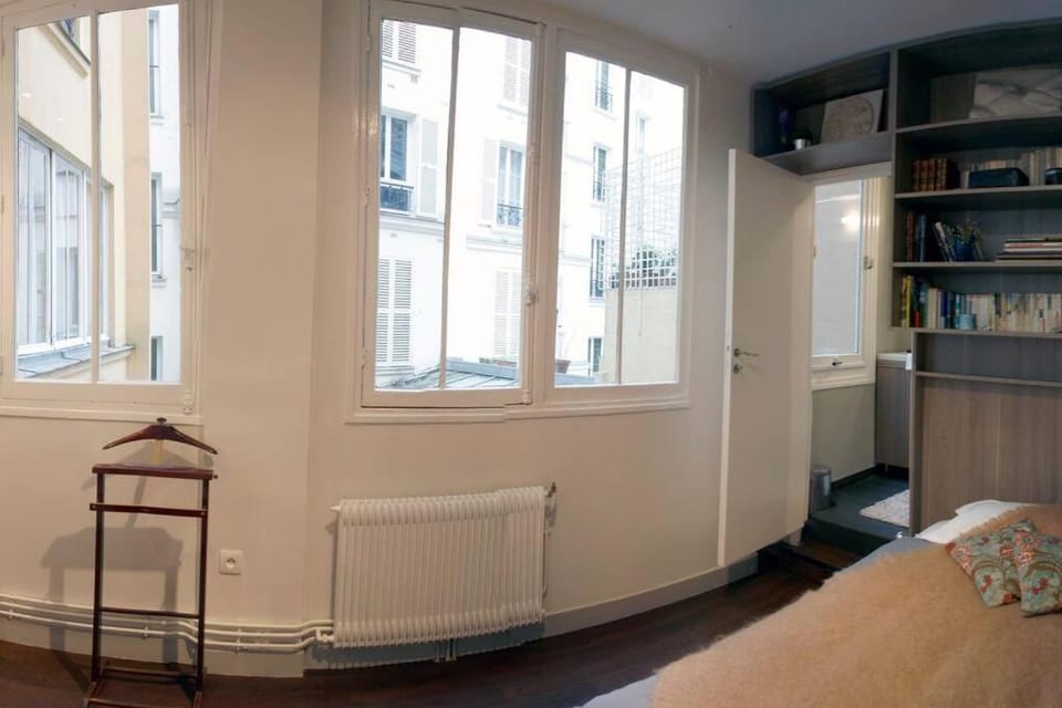 The Eifel Tower Artist Loft Apartment in Paris
