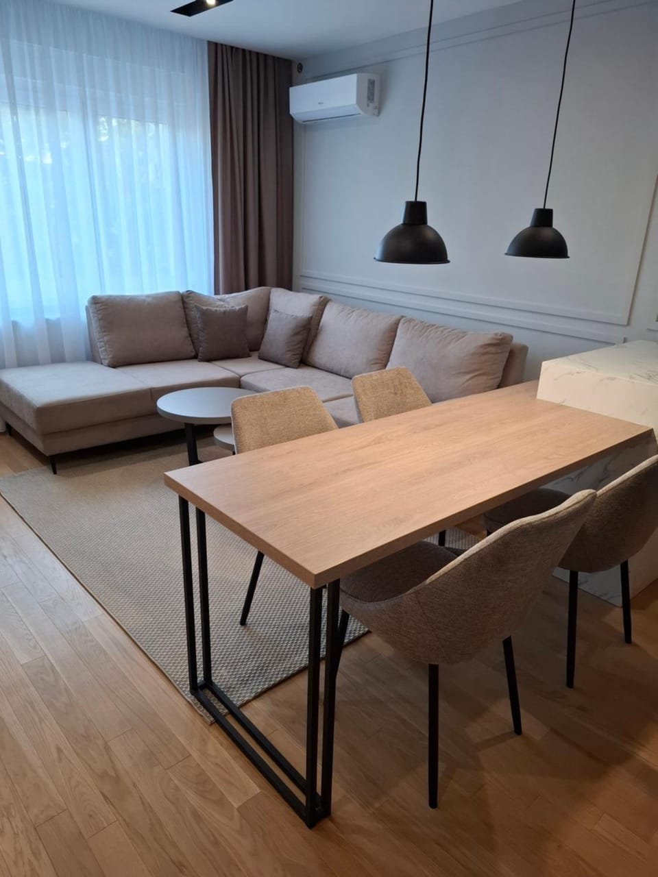 Living room, Seating area, Dining area, air conditioner