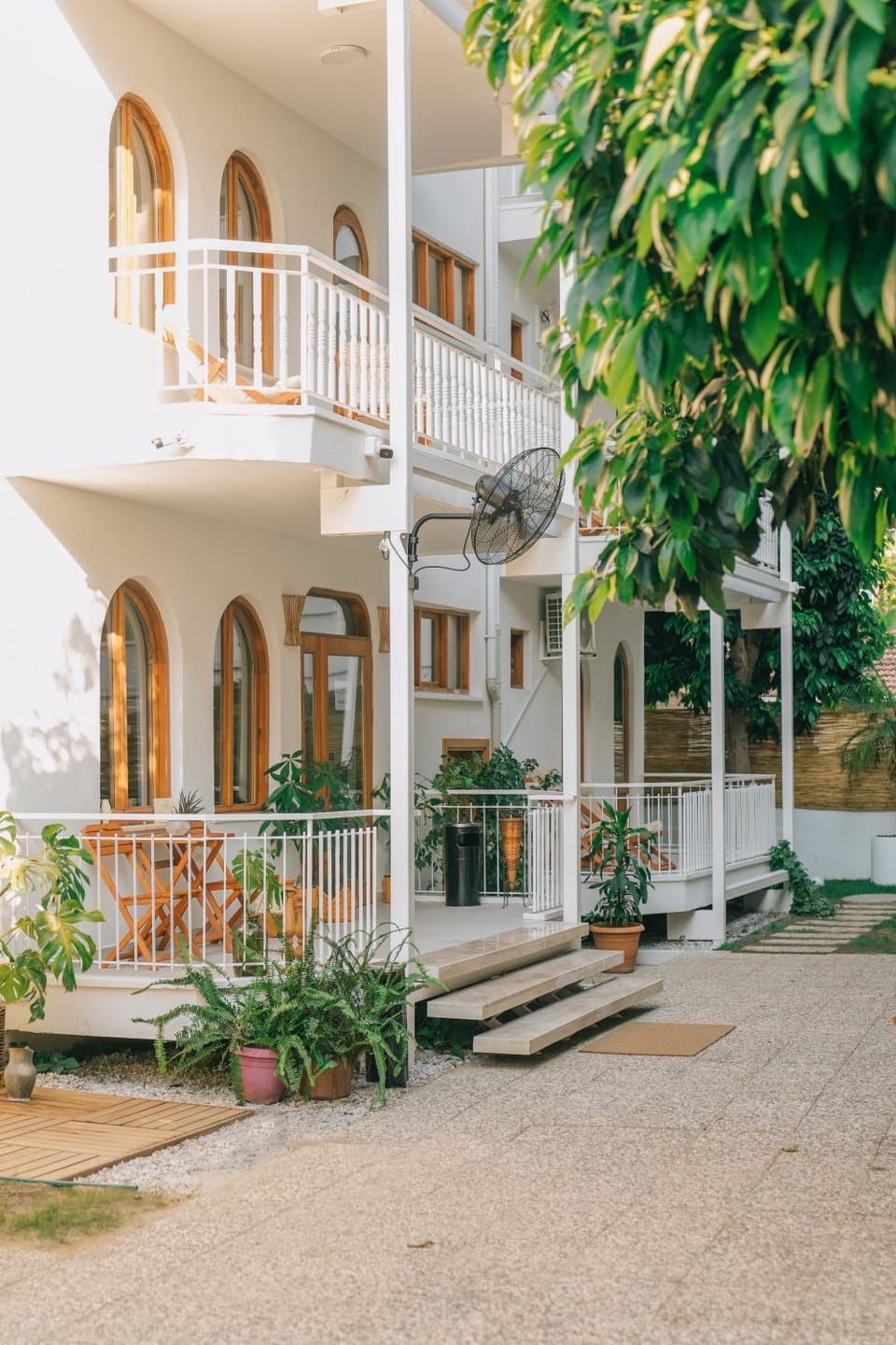 Property building, Facade/entrance, View (from property/room), Balcony/Terrace, Garden view