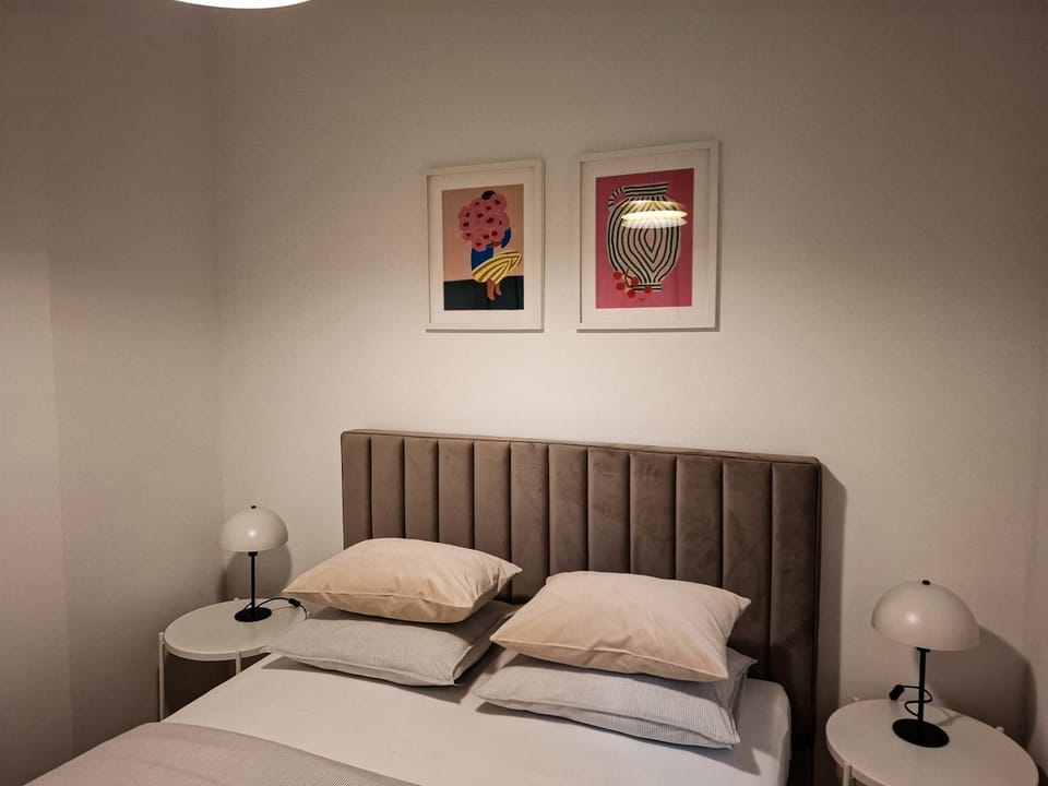 Bed, Bedroom, heating