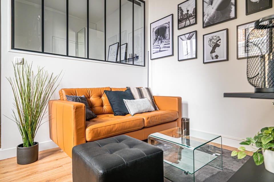 Le Modern Minimal Apartment in Le Mans