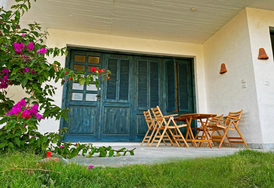 Property building, Day, Garden, Balcony/Terrace, Garden view