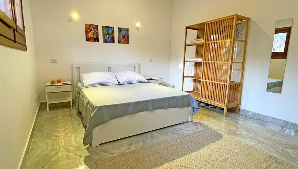 Bed, Photo of the whole room, Bedroom, wardrobe