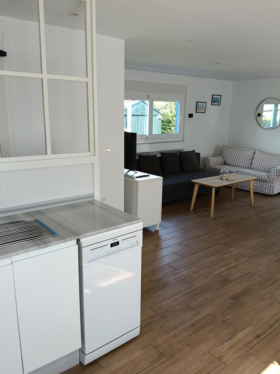 Kitchen or kitchenette, Seating area