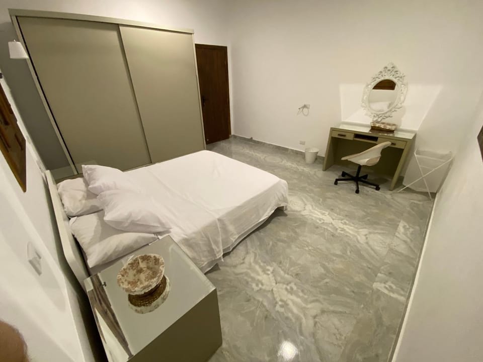 Bed, Photo of the whole room, Bedroom, hair dresser, wardrobe