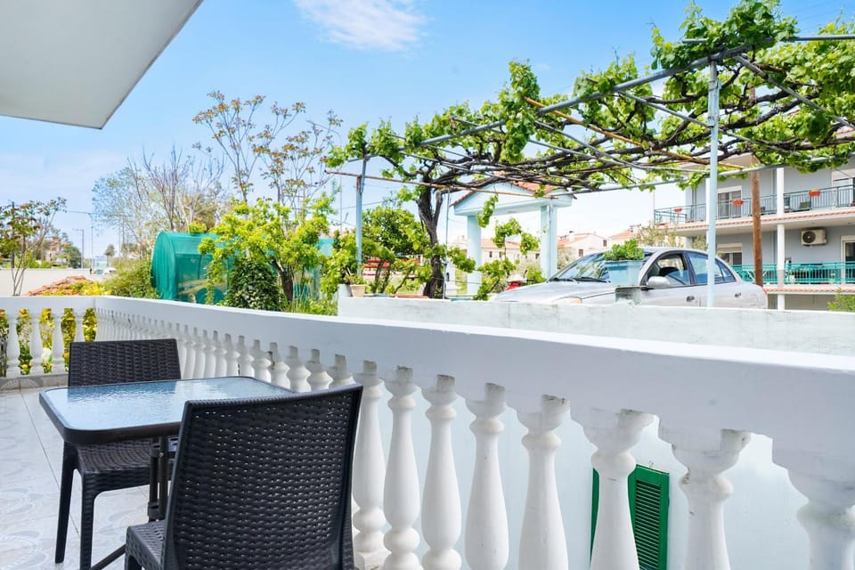 Balcony/Terrace, Garden view