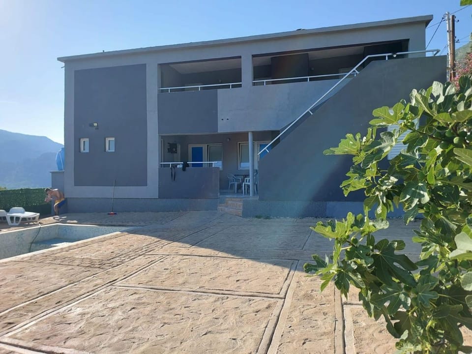 Paradise Pool Apartmani Apartment in Montenegro