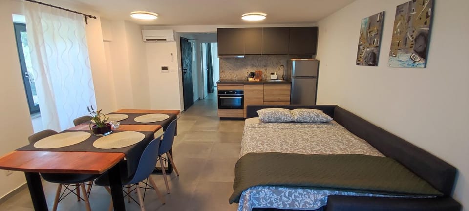 Living room, Dining area, kitchen