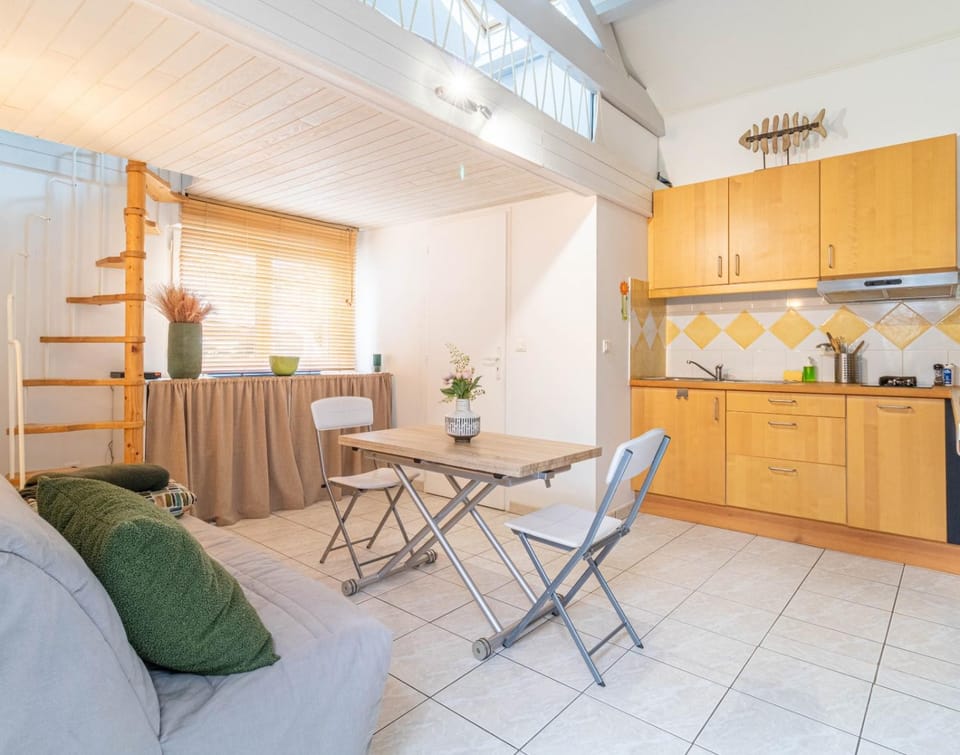 Jolie petite maisonnette studio climatisée parking privé House in Gujan-Mestras