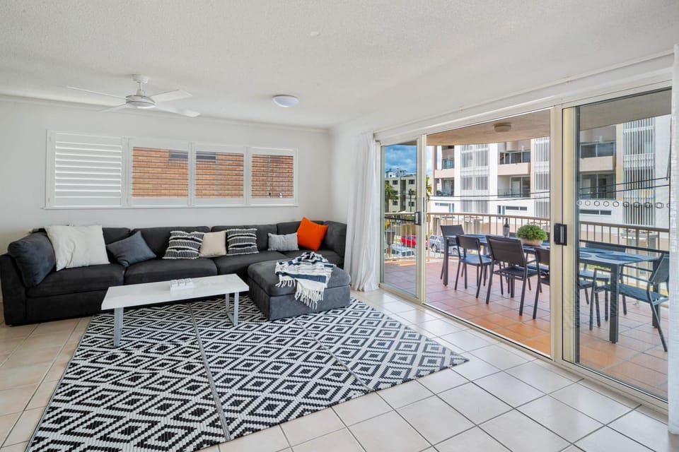 Patio, Balcony/Terrace, Living room, Seating area, Dining area