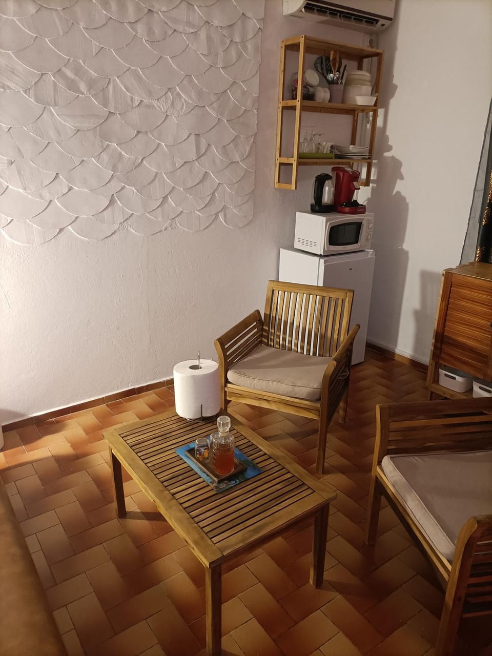 Coffee/tea facilities, Kitchen or kitchenette, Living room, Seating area, Dining area, minibar