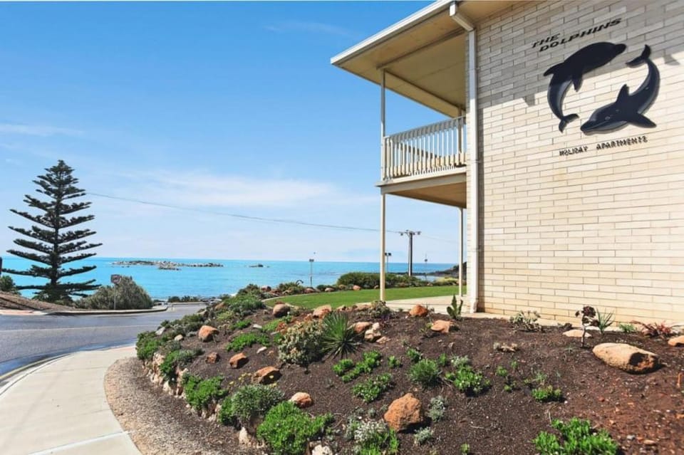 The Dolphins 2 2-10 Strangways Tce Port Elliot - No Linen Included Apartment in Port Elliot