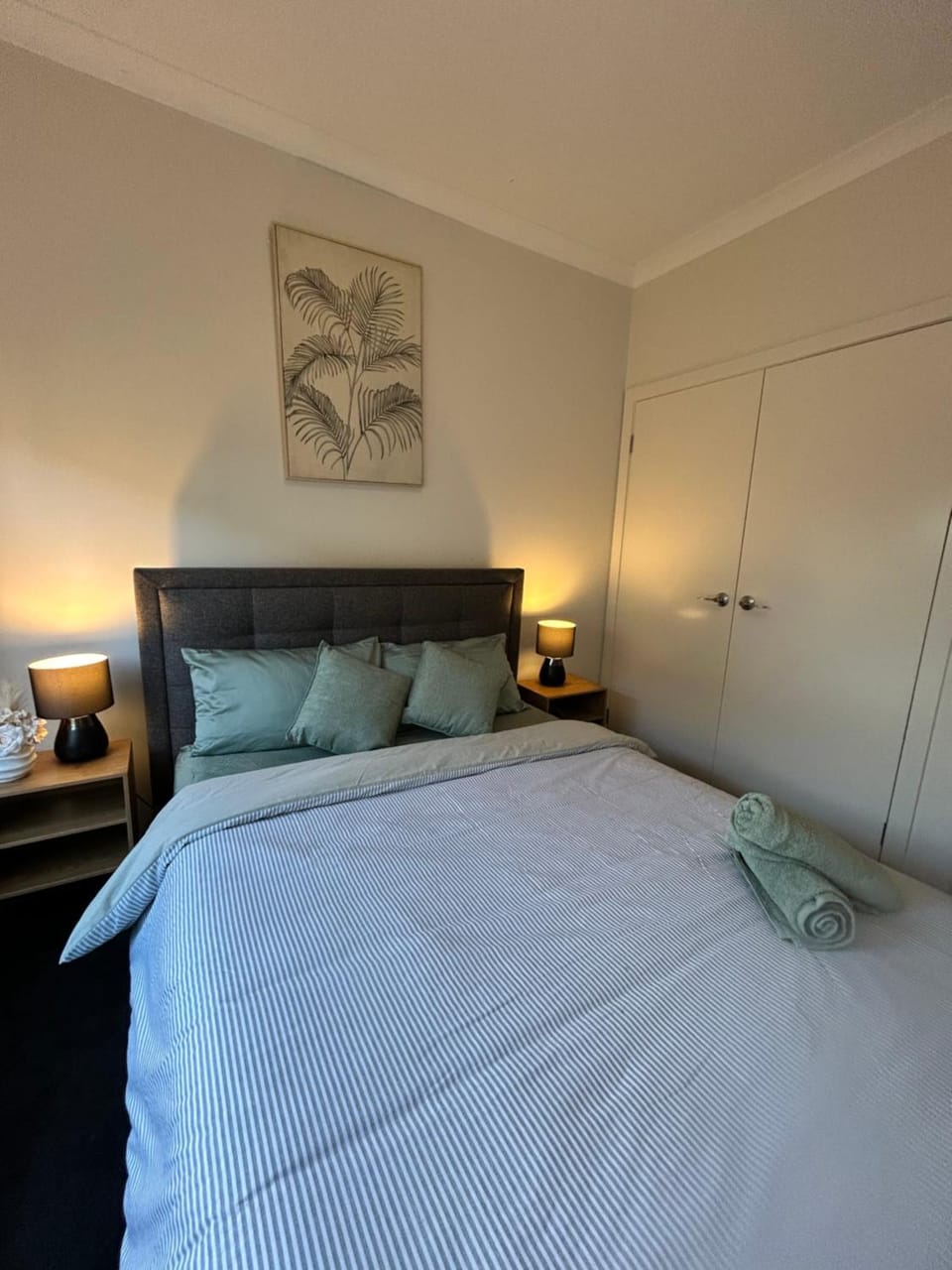 Spacious 4BR Family Home - Sleeps up to 8 Guests - By Saga Living Villa in Melton