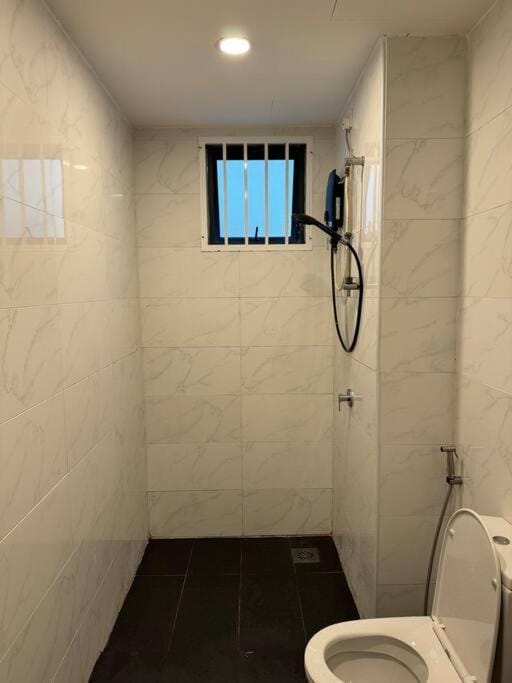 Rumakita #1 - Vista Alam, Sleeps 6 near Avisena Hospital Apartment in Selangor, Malaysia
