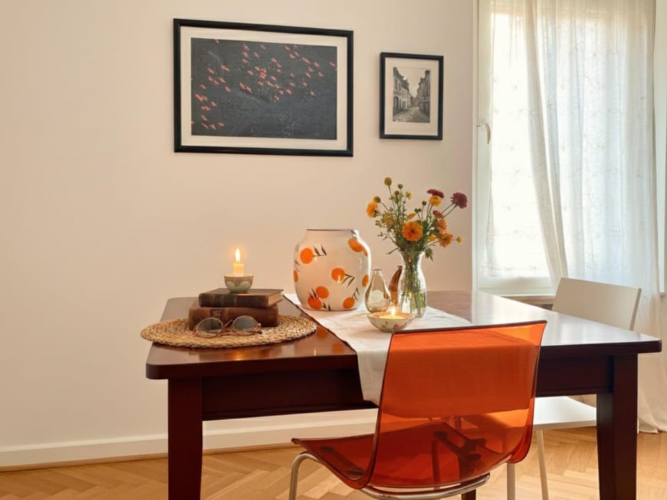 Communal lounge/ TV room, Photo of the whole room, Dining area