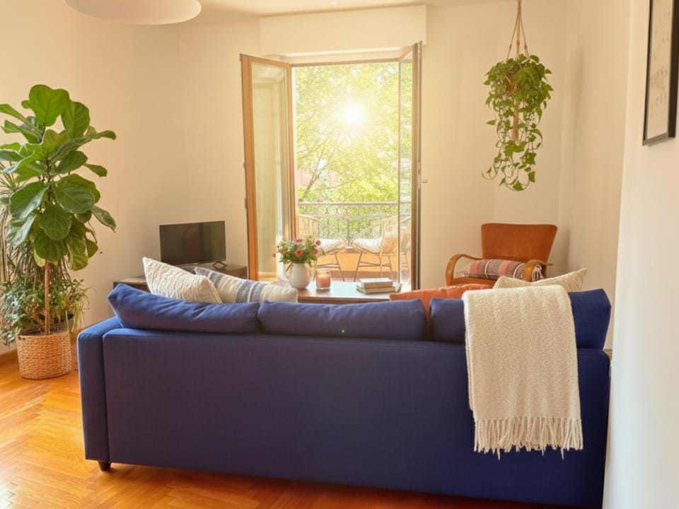Communal lounge/ TV room, TV and multimedia, Balcony/Terrace