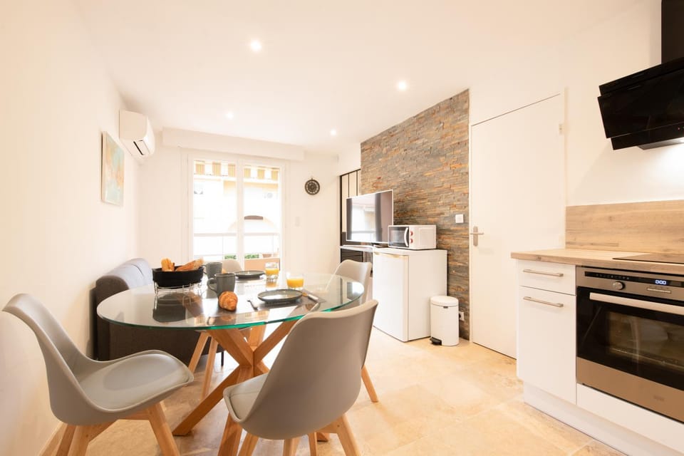 Real Regina Garage Prive Centre Ville et Plage Apartment in Sainte-Maxime