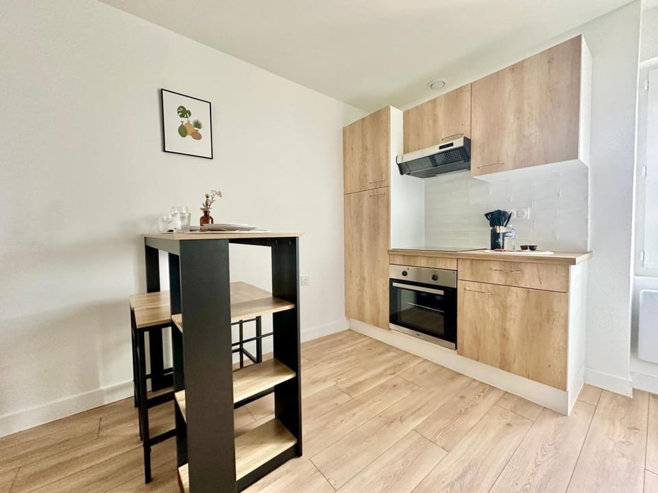 Dining area, kitchen