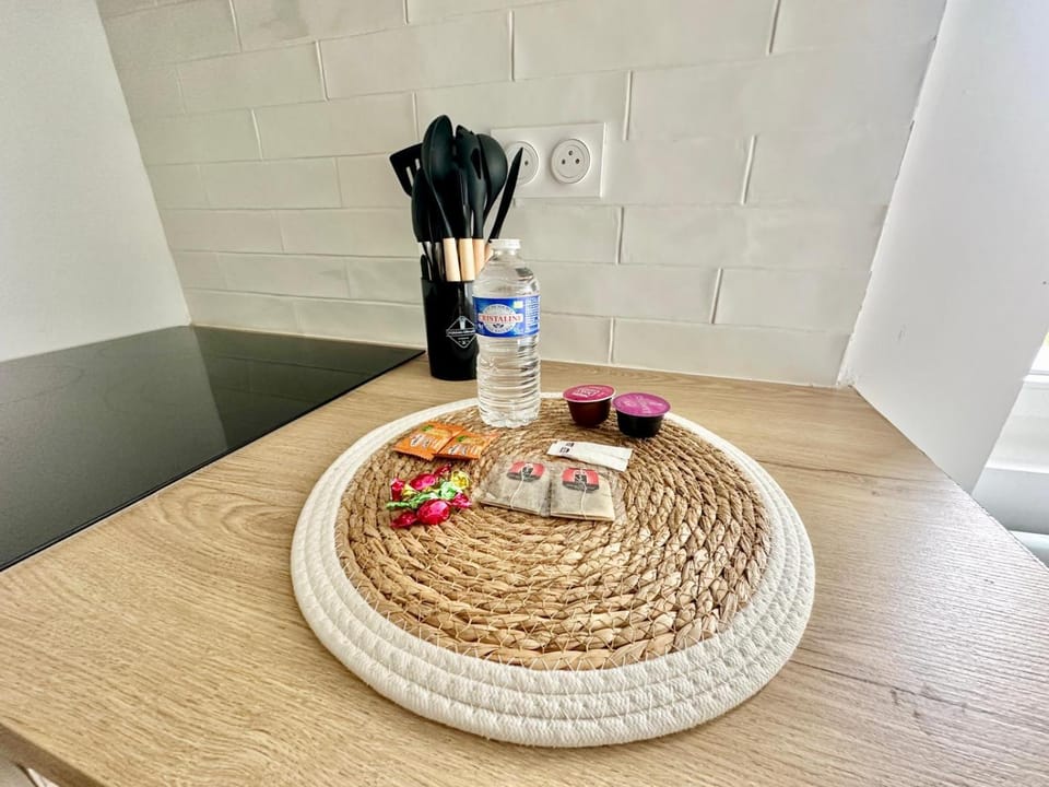 Coffee/tea facilities, kitchen