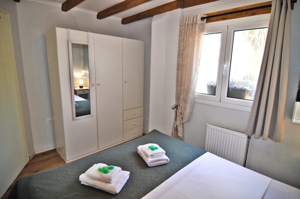 Bed, Photo of the whole room, Bedroom, towels, wardrobe