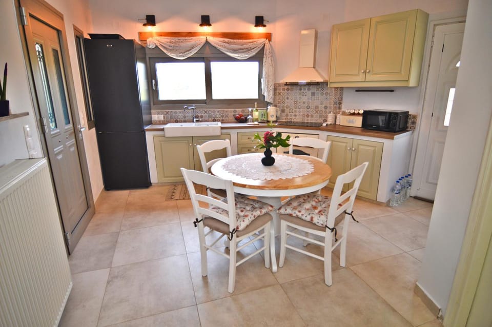 Kitchen or kitchenette, Dining area, oven, stove, kitchen