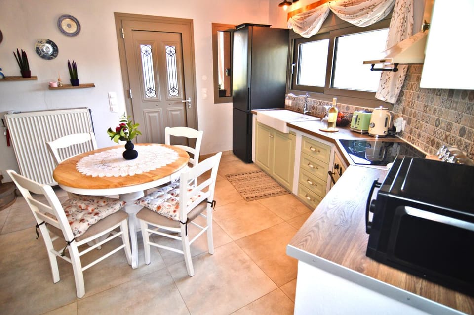Kitchen or kitchenette, oven, stove