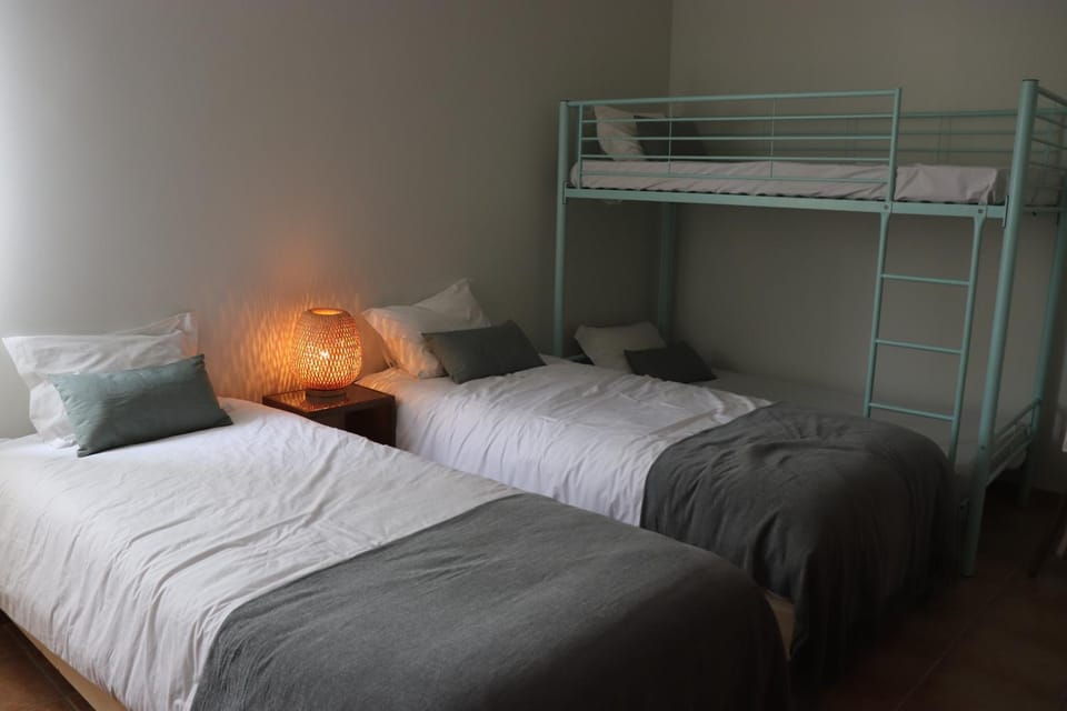 Bedroom, bunk bed