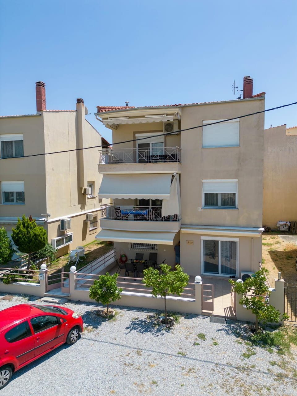 Property building, Day