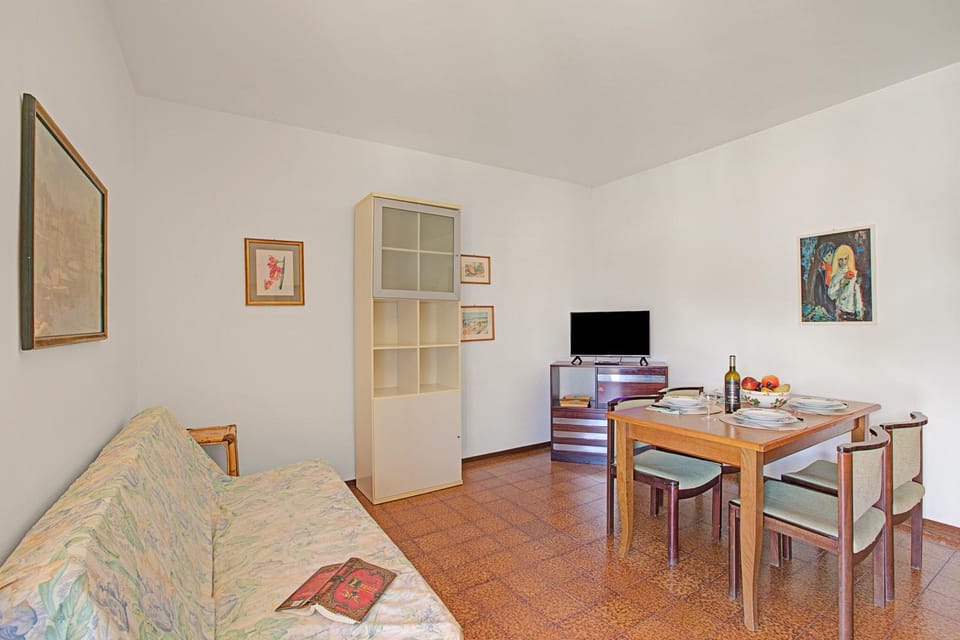 Living room, Living room, Dining area