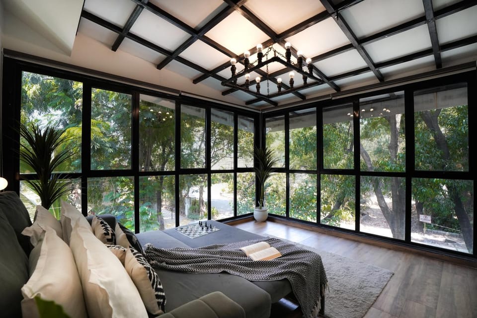 Bed, Natural landscape, Garden, Photo of the whole room, Bedroom, Garden view