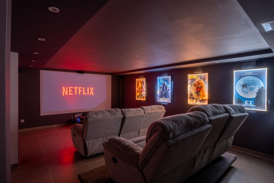 Communal lounge/ TV room, TV and multimedia, Evening entertainment, Entertainment