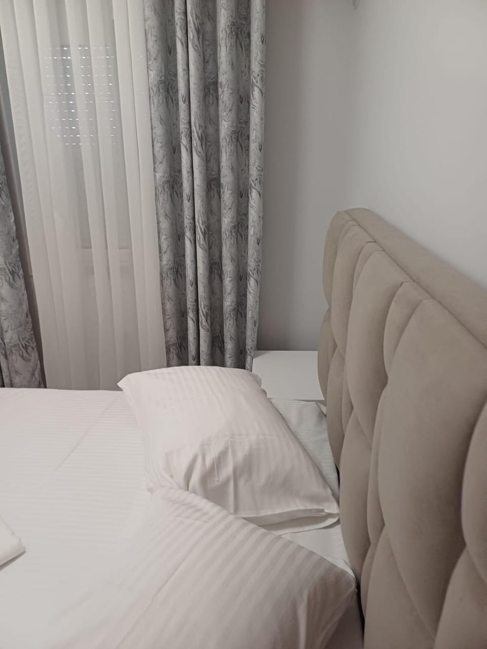 Bed, Living room, Photo of the whole room, Seating area, Bedroom