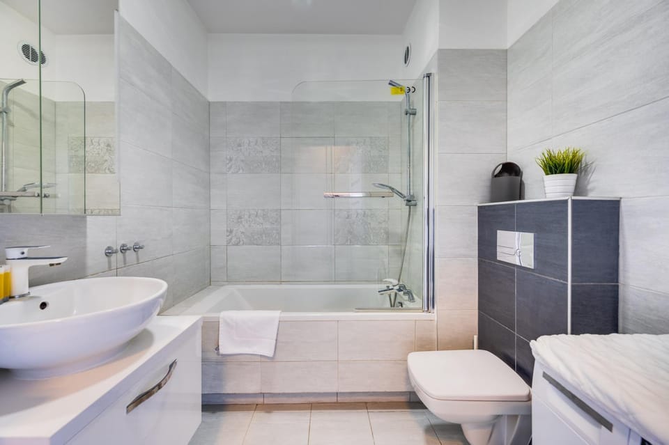 Bathroom, Bath