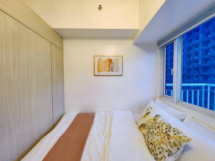 1BR Condotel with Balcony at SM Light Residences #LT03 Apartment in Mandaluyong