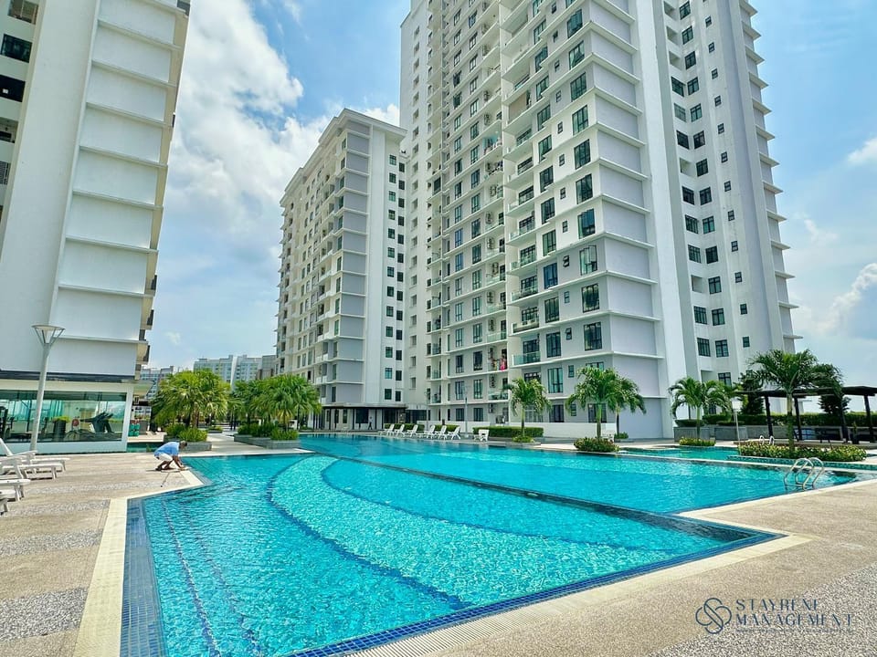 Swimming pool, sunbed