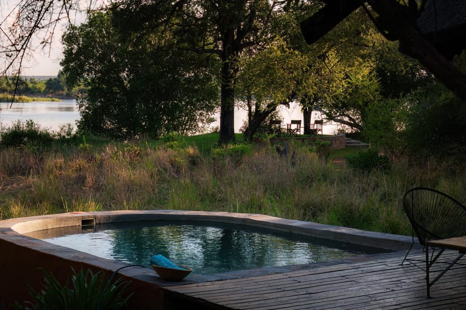 Day, Natural landscape, Garden, Garden view, Pool view, River view, Swimming pool