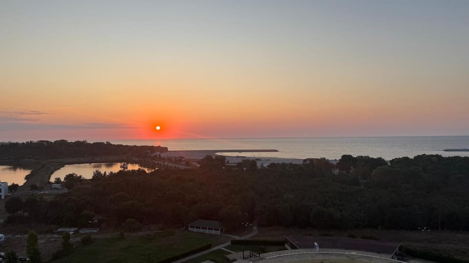 Black Sea View Apartment hotel in Constanța County