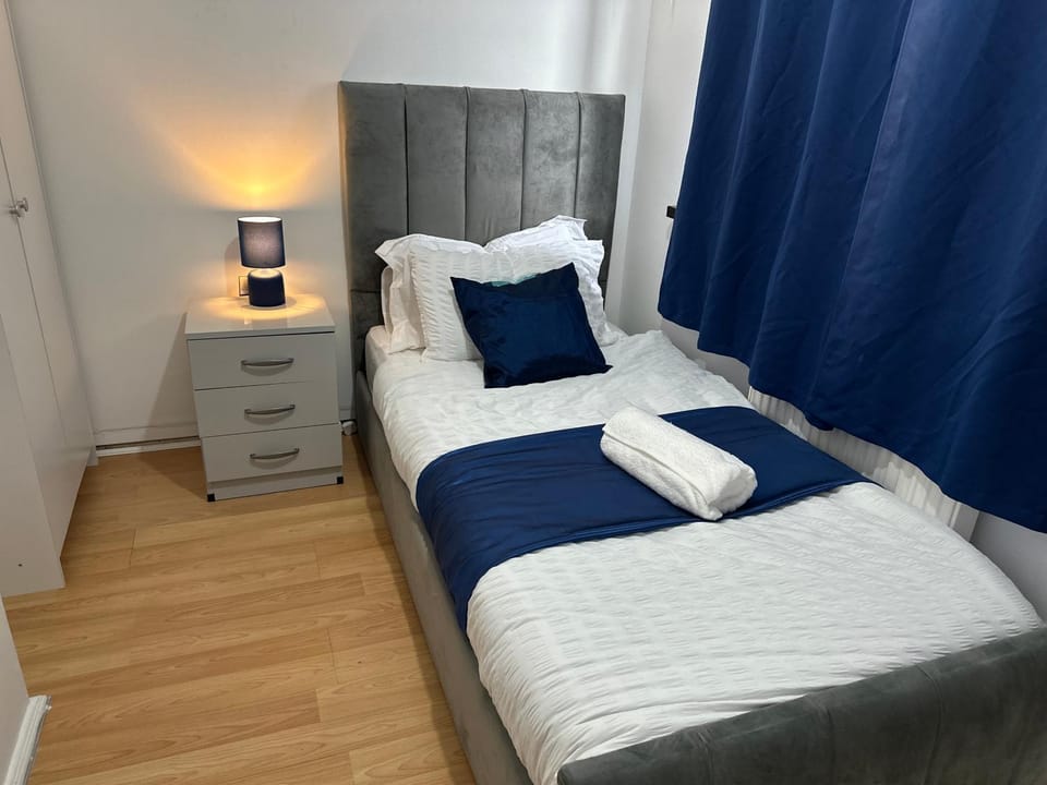 Bedroom, wardrobe