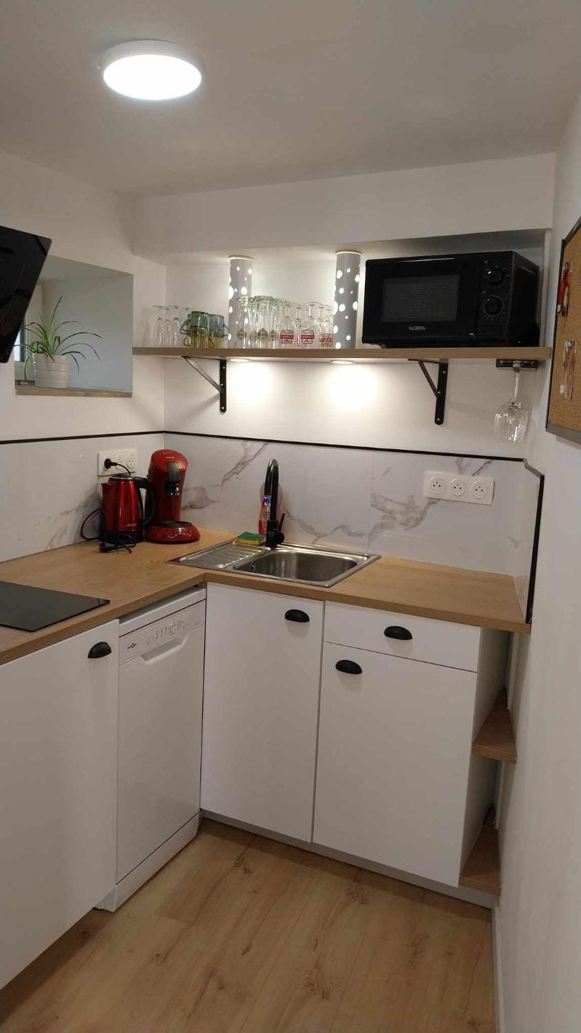 Kitchen or kitchenette