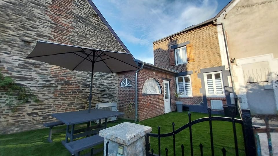 Property building, Patio, Garden, Garden view