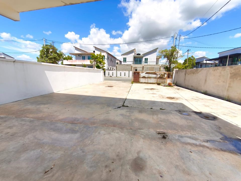 Property building, Day, Parking