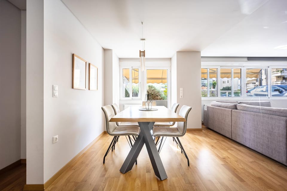 Living room, Seating area, Dining area
