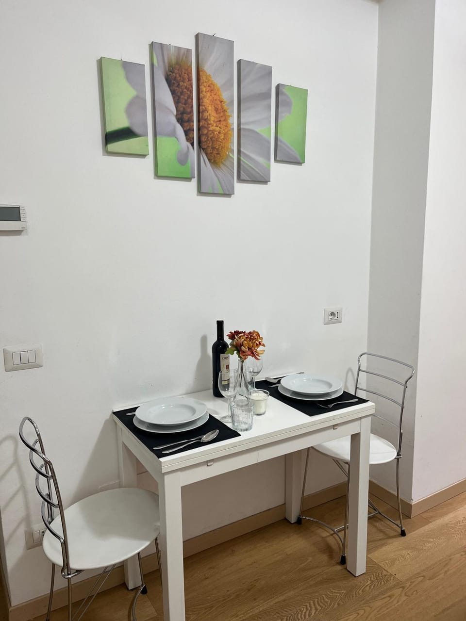 Nest for two Three min from Duomo Apartment in Milan