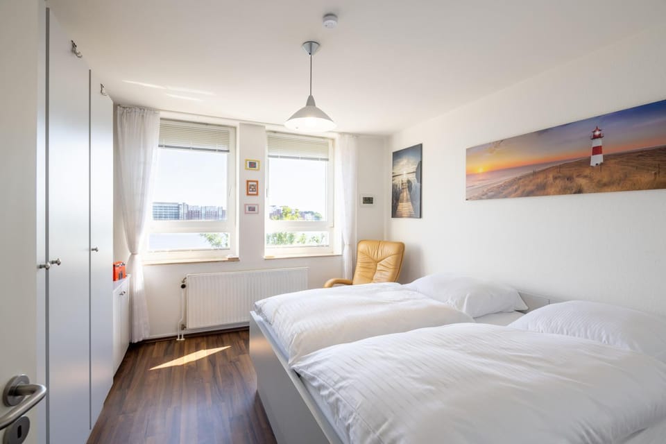 Bed, Summer, Photo of the whole room, Bedroom