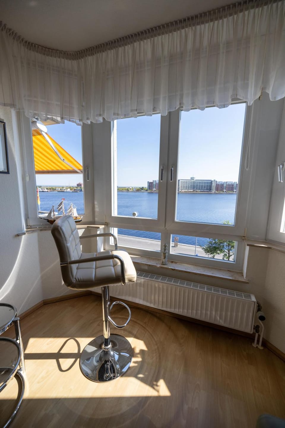 Natural landscape, Summer, View (from property/room), Living room, Photo of the whole room, Seating area, Sea view