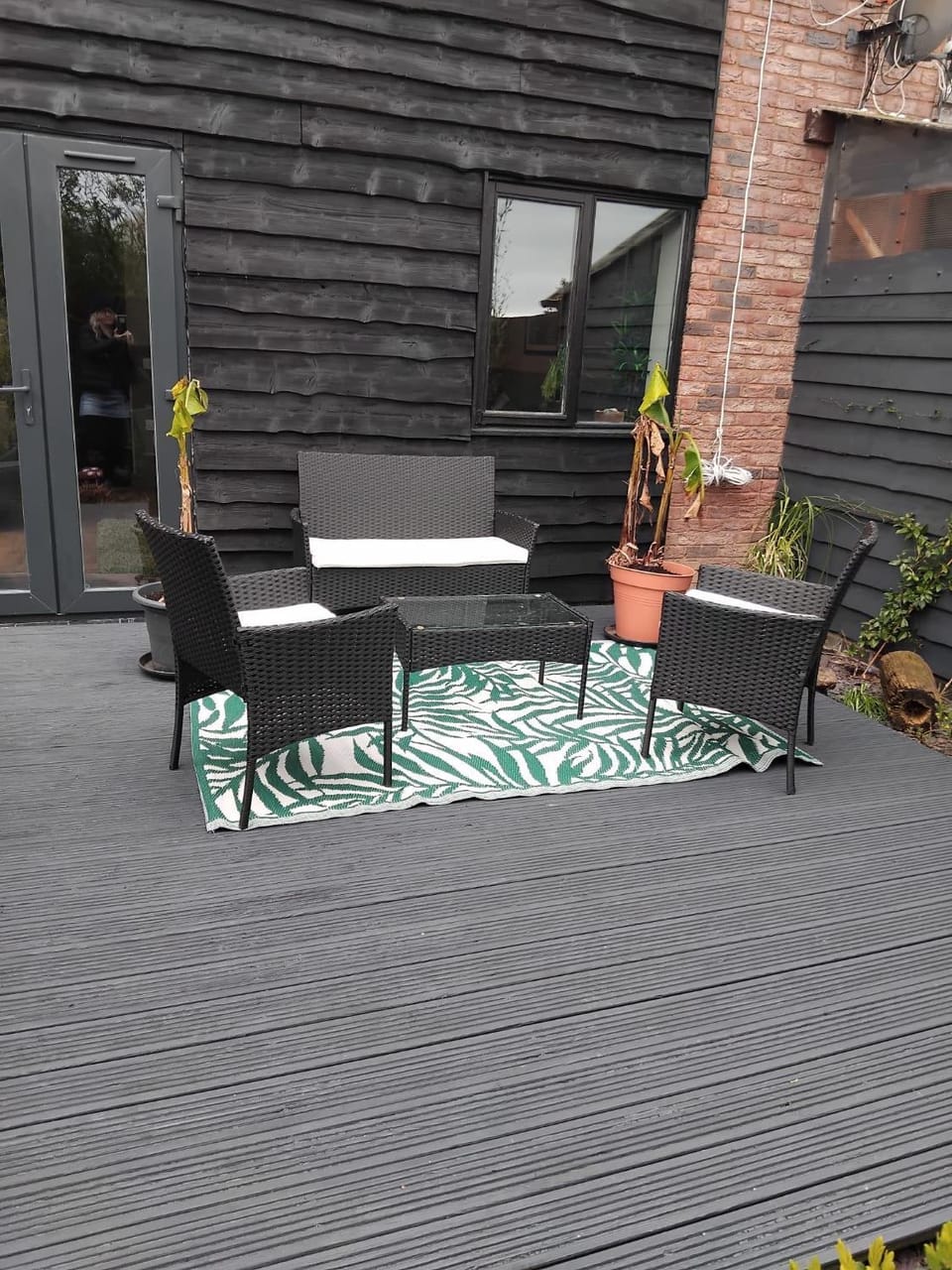 1-Bed Apartment - Sleeps 2 & Private Parking Apartment in Wales