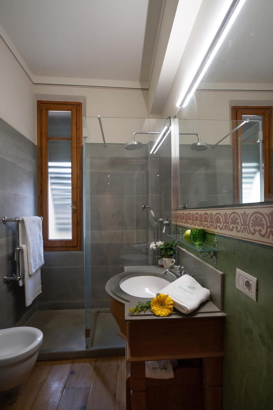 Shower, Toilet, Bathroom, bidet, towels