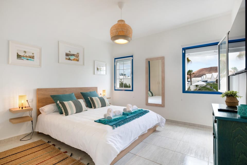 Living room, Bedroom